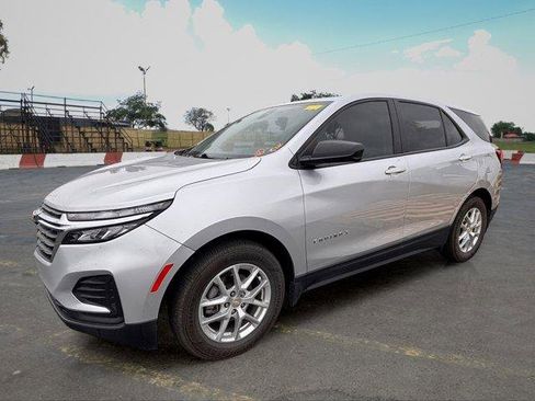 Used 2022 Chevrolet Equinox LS w/ LS Convenience Package FWD image 5