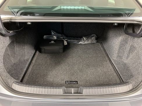 Used 2022 Volkswagen Jetta Sport image 13