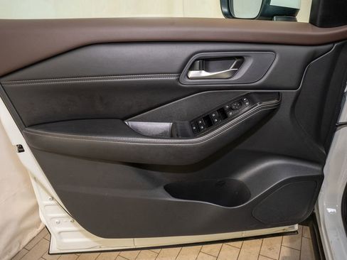 Certified 2023 Nissan Rogue SV w/ SV Premium Package image 13