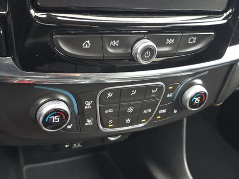 Used 2021 Chevrolet Traverse RS image 22