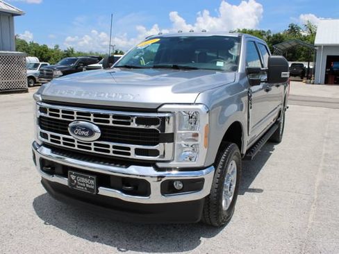 Used 2024 Ford F250 XLT w/ FX4 Off-Road Package AWD/4WD image 3