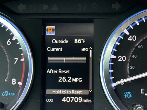 Used 2019 Toyota Highlander XLE FWD image 30