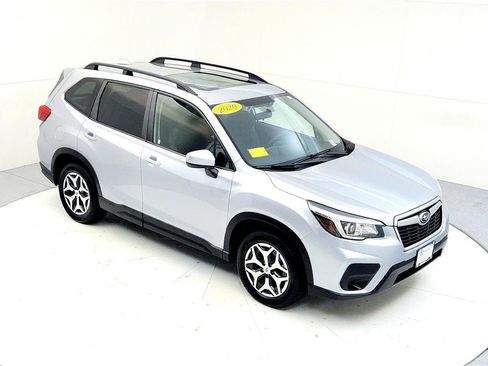 Used 2020 Subaru Forester Premium image 19