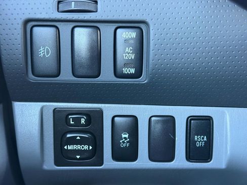 Used 2015 Toyota Tacoma 4x4 Access Cab V6 w/ TRD Sport Package image 23