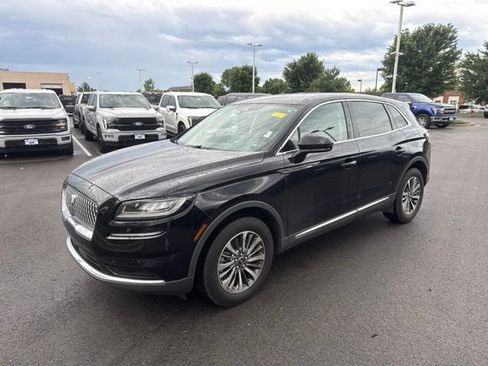 Used 2022 Lincoln Nautilus FWD w/ Premium Package image 3