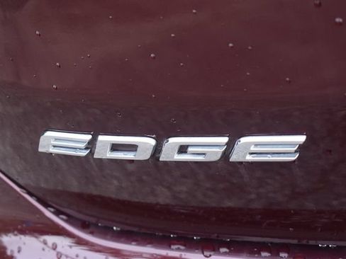 Used 2020 Ford Edge SEL w/ Convenience Package FWD image 16