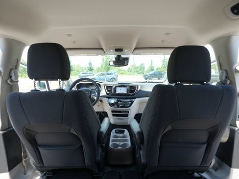 Used 2023 Chrysler Voyager LX FWD image 23