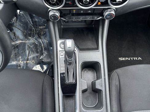 Used 2025 Nissan Sentra SV image 40