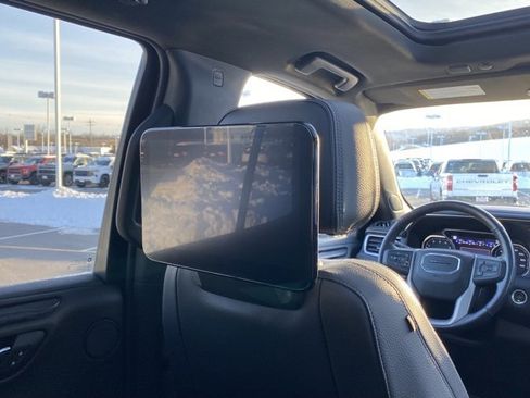 Used 2021 GMC Yukon Denali w/ Denali Premium Package image 22