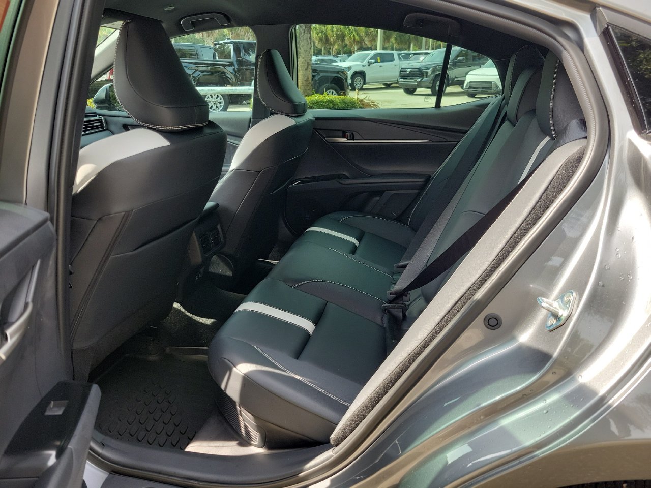 Used 2026 Toyota Camry SE FWD image 11