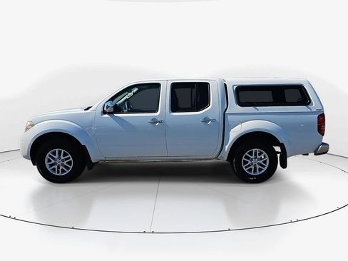 Used 2018 Nissan Frontier SV image 9