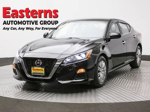 Used 2020 Nissan Altima 2.5 S image 1