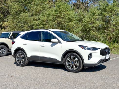 Certified 2023 Ford Escape Platinum image 1