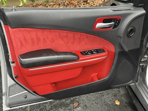 Used 2016 Dodge Charger SRT w/ Harman/Kardon Audio Group image 15