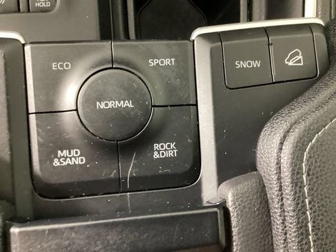 Used 2024 Toyota Grand Highlander AWD image 28