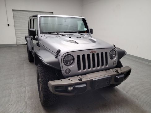 Used 2016 Jeep Wrangler Unlimited Sahara AWD/4WD image 14