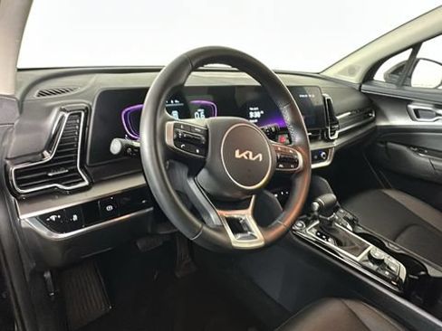 Used 2025 Kia Sportage EX FWD image 13