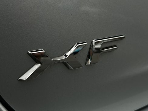 Used 2016 Jaguar XF Prestige image 47