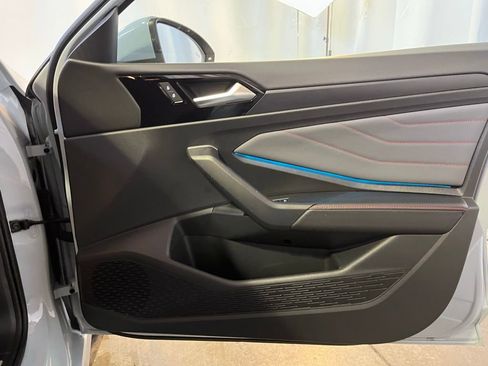 Used 2025 Volkswagen Jetta GLI Autobahn image 12