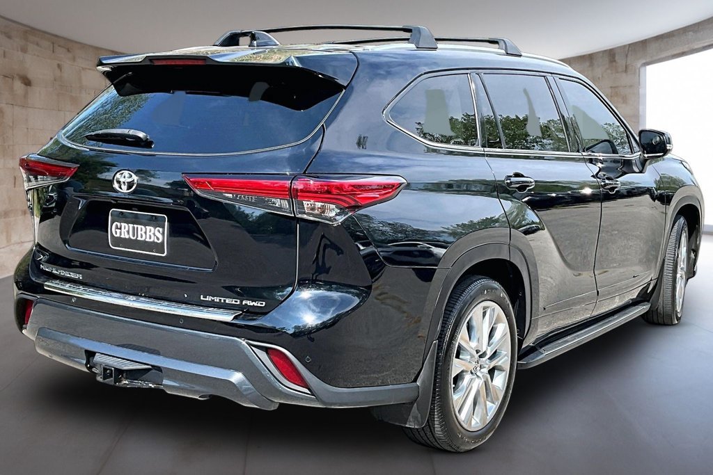 Used 2021 Toyota Highlander Limited w/ Protection Package #3 (TMS) AWD/4WD image 2