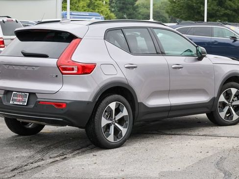 Certified 2026 Volvo XC40 B5 Plus AWD/4WD image 3
