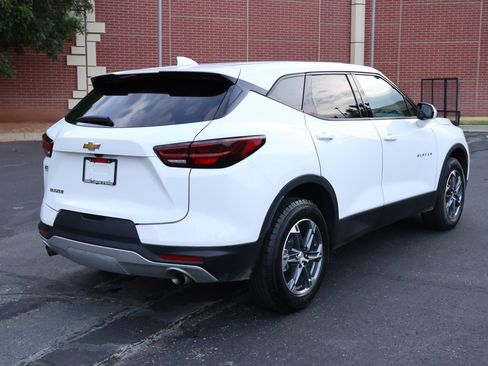 Used 2025 Chevrolet Blazer LT FWD image 27