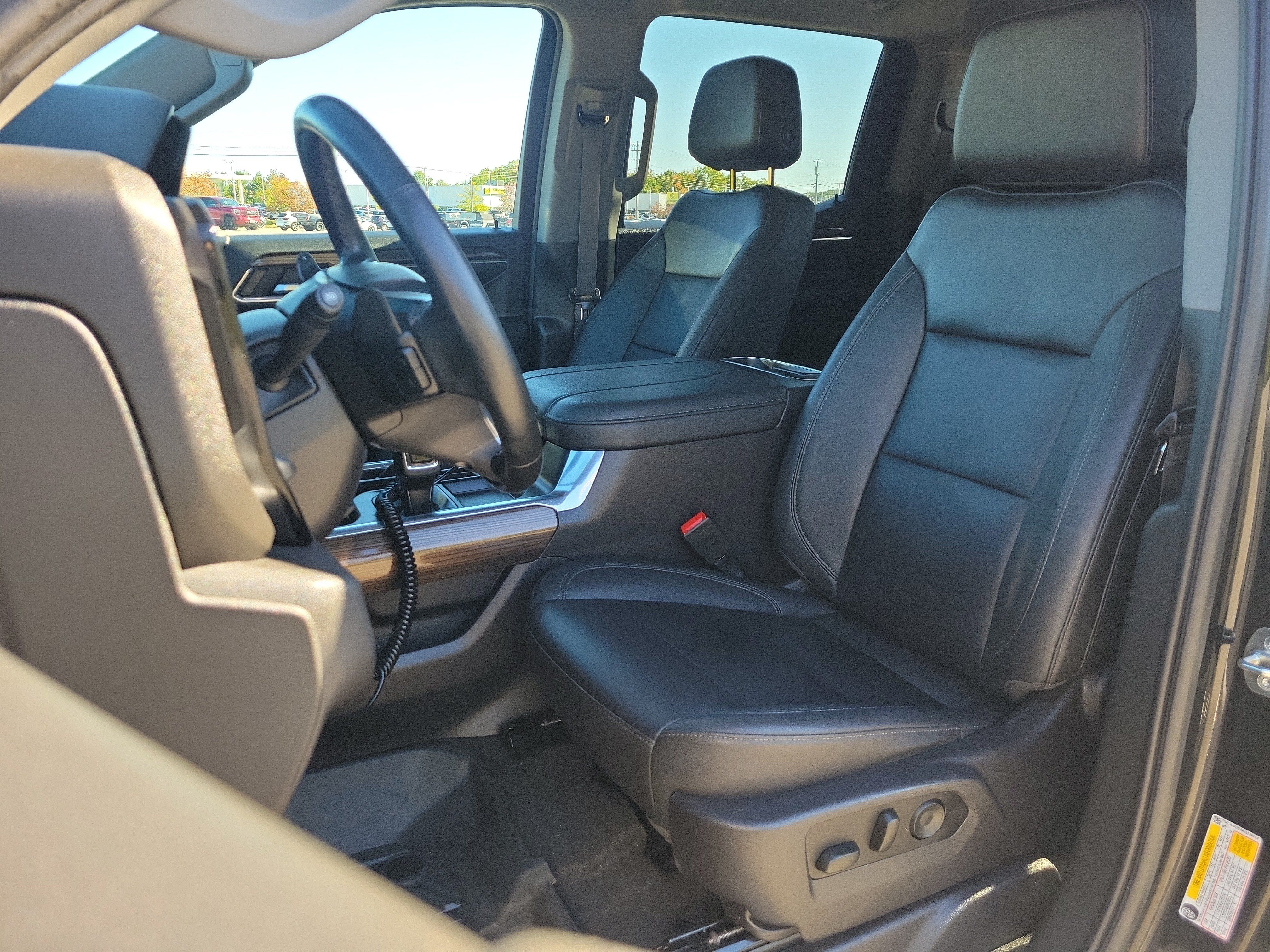 Used 2024 Chevrolet Silverado 1500 LT Trail Boss w/ Convenience Package II AWD/4WD image 14
