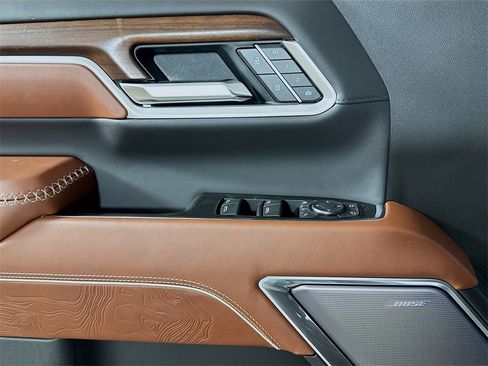 New 2026 GMC Sierra 3500 Denali Ultimate w/ LPO, Black Badging Package image 16