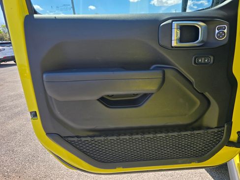 Used 2023 Jeep Wrangler Unlimited Sport image 16
