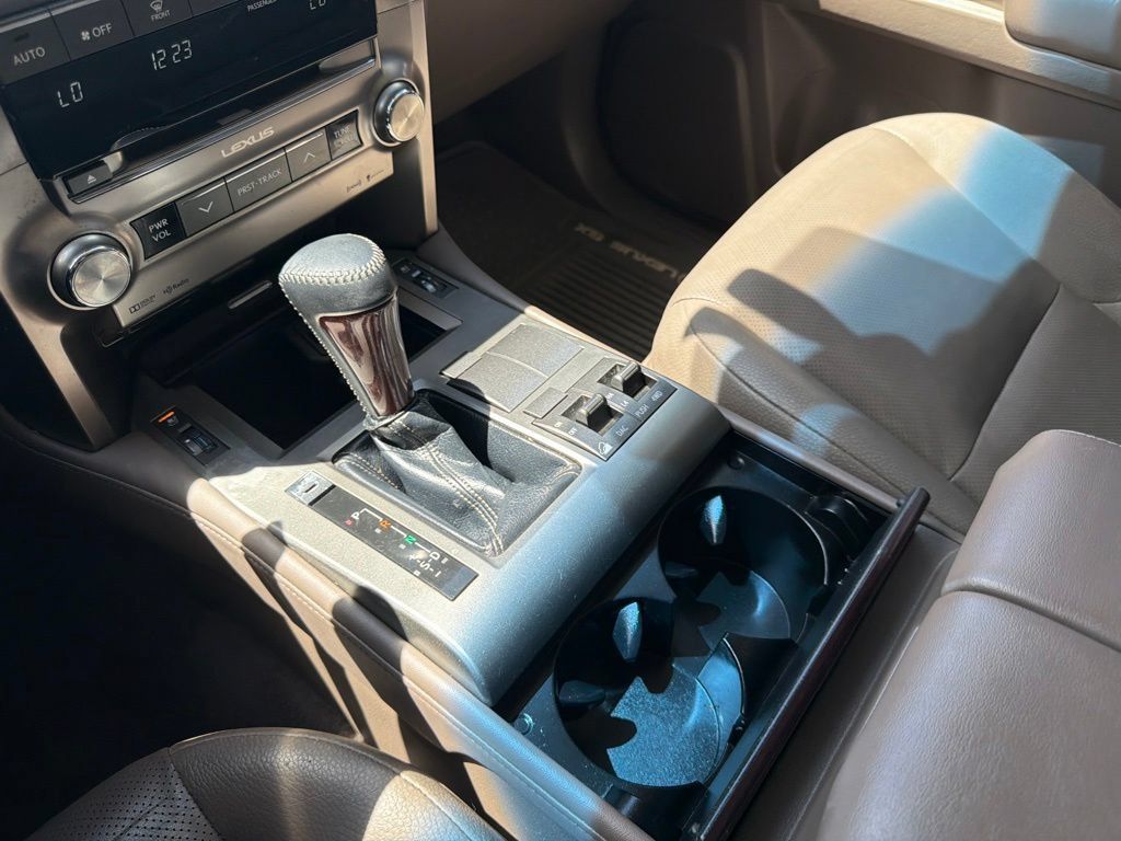 Used 2018 Lexus GX 460 Premium w/ Premium Package AWD/4WD image 19