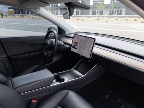 Used 2020 Tesla Model Y Long Range AWD/4WD image 28