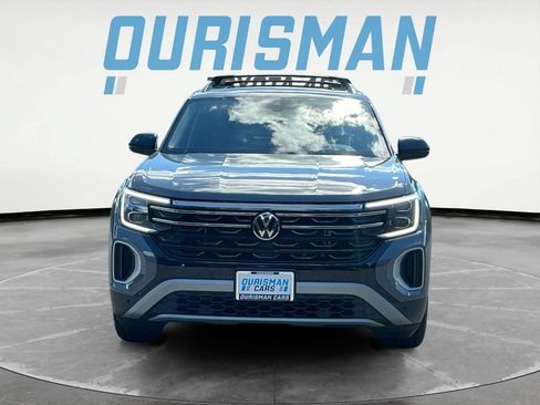 Used 2024 Volkswagen Atlas Peak Edition SEL AWD/4WD image 2