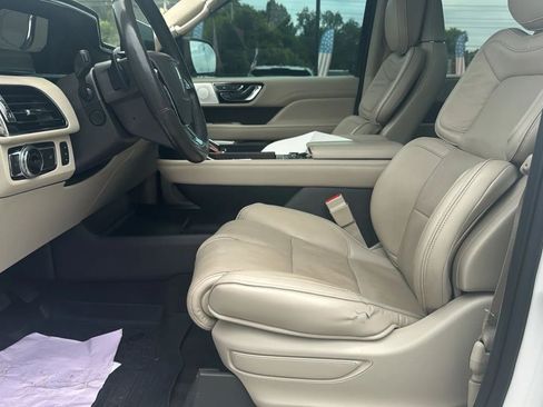 Used 2019 Lincoln Navigator Reserve AWD/4WD image 26