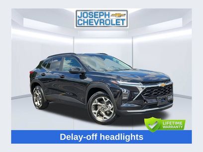 Used 2025 Chevrolet Trax LT