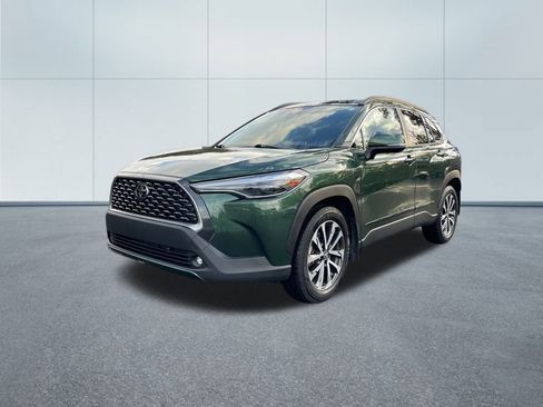 Used 2024 Toyota Corolla Cross XLE image 2