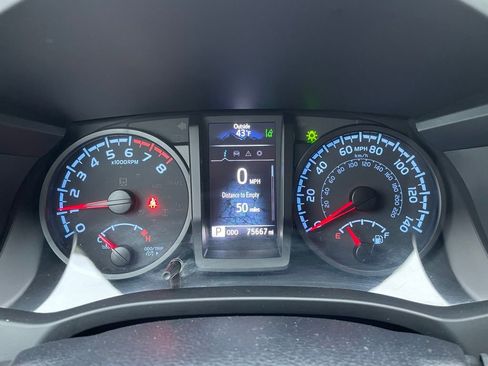 Used 2021 Toyota Tacoma SR image 25