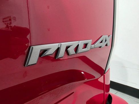 Used 2022 Nissan Frontier PRO-4X image 33