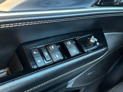 Used 2024 Jeep Wagoneer L Series III w/ Flexible Seating Group image 19