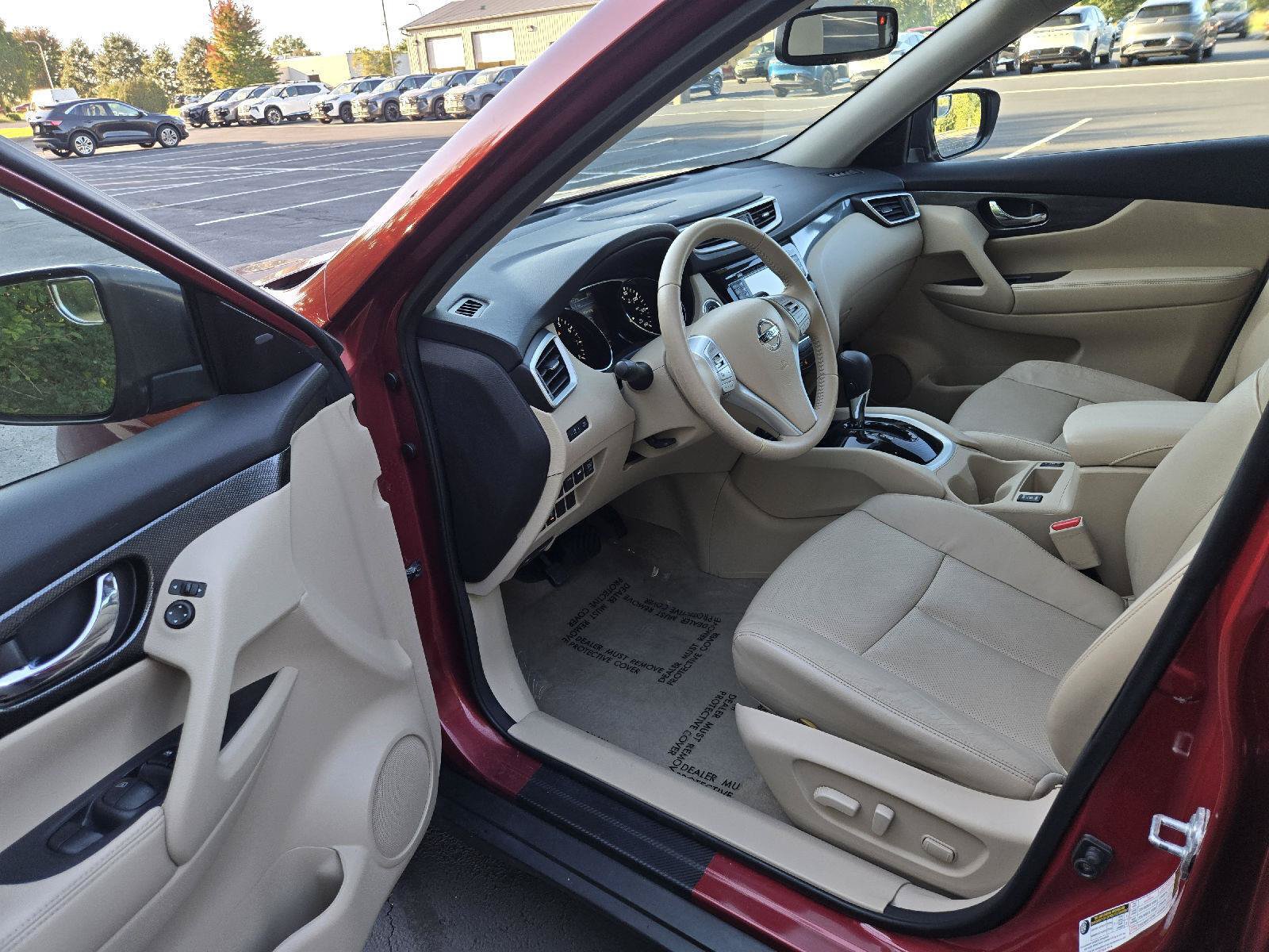 Used 2015 Nissan Rogue SL w/ SL Premium Package FWD image 12