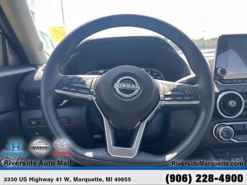 Used 2024 Nissan Sentra SV image 21