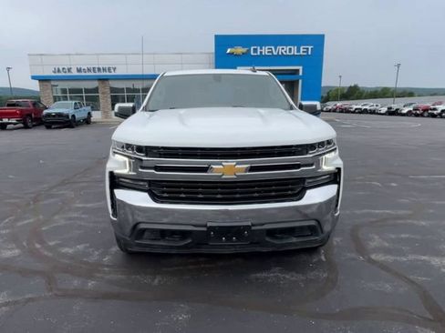Used 2022 Chevrolet Silverado 1500 LT AWD/4WD image 3