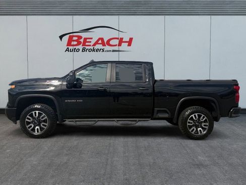 Used 2024 Chevrolet Silverado 2500 Custom w/ Custom Value Package image 9