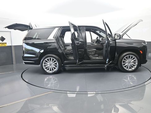 Used 2023 Cadillac Escalade Premium Luxury image 78