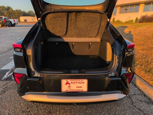 Used 2025 Buick Envista Sport Touring image 4