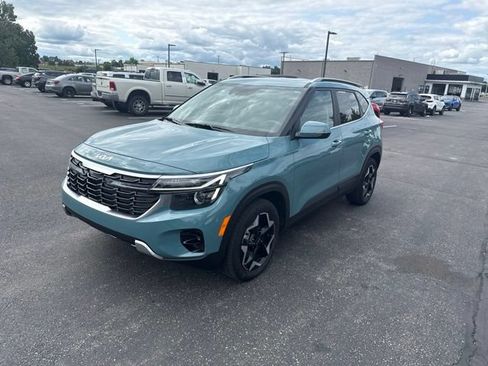 Certified 2024 Kia Seltos EX AWD/4WD image 2