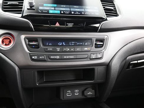 Used 2025 Honda Ridgeline Sport image 46