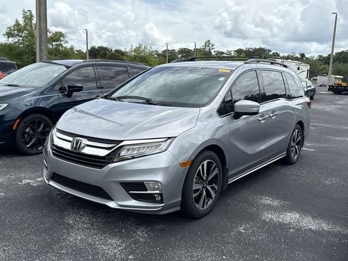 Used 2019 Honda Odyssey Elite image 2