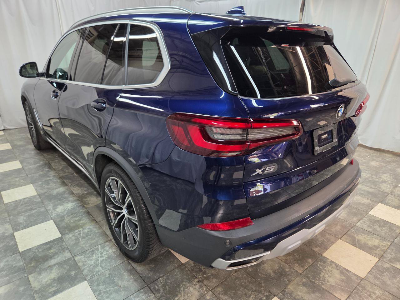 Used 2020 BMW X5 xDrive40i w/ Executive Package AWD/4WD image 5