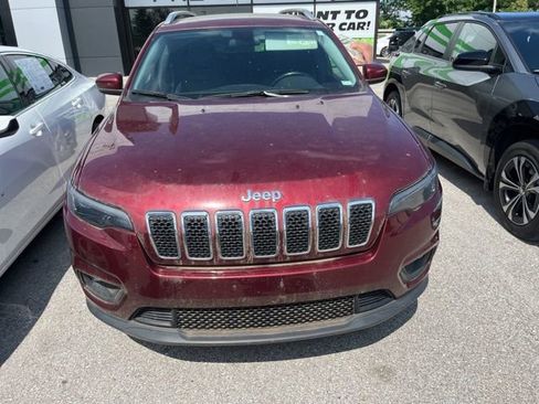 Used 2019 Jeep Cherokee Latitude Plus FWD image 3
