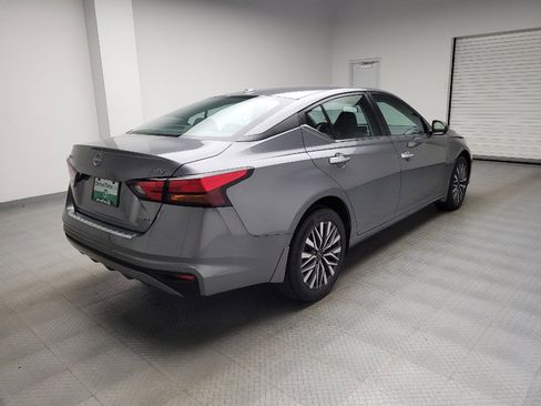Used 2023 Nissan Altima 2.5 SV AWD/4WD image 9